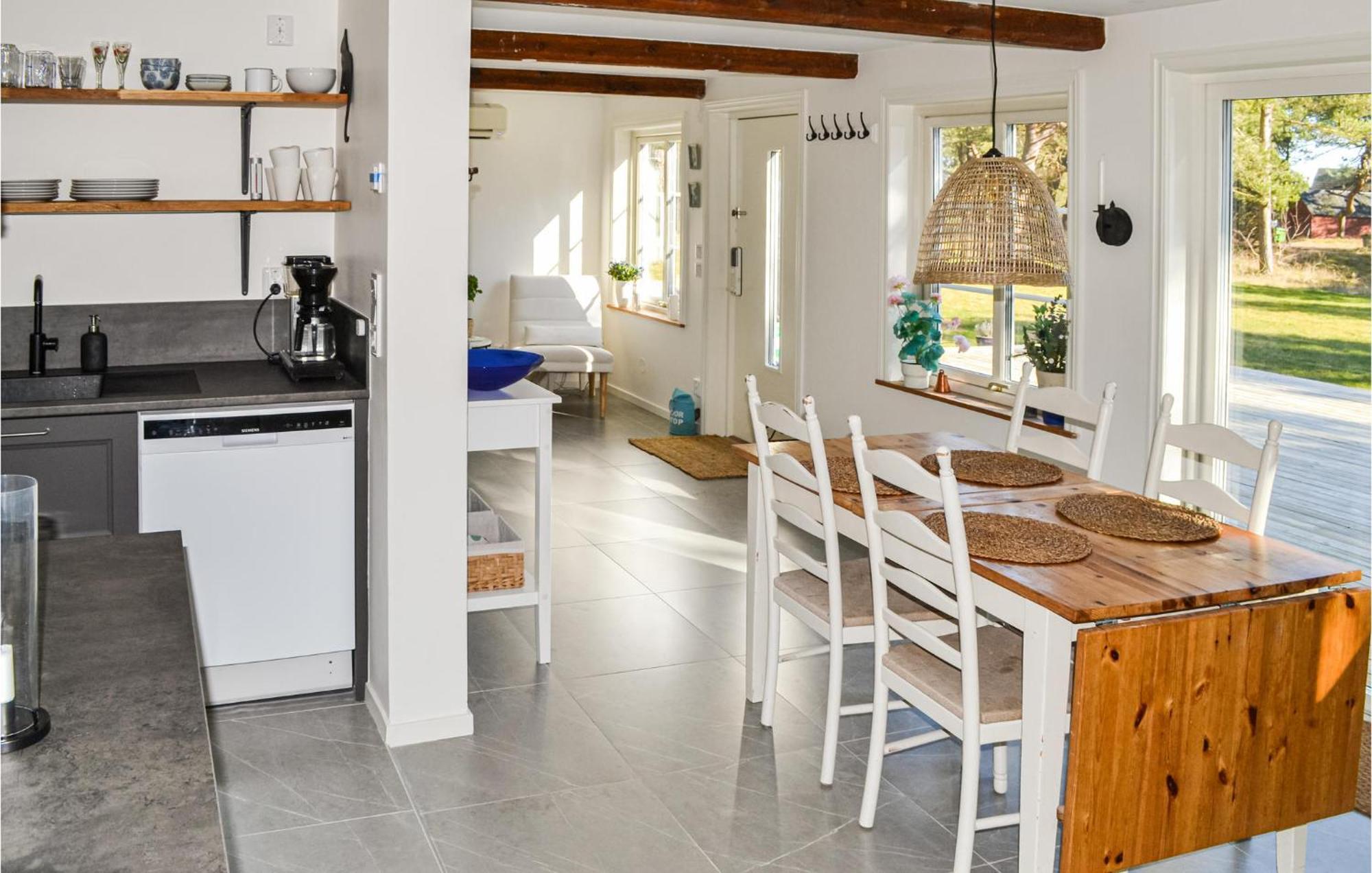 Gorgeous Home In Borrby With Wifi Eksteriør billede
