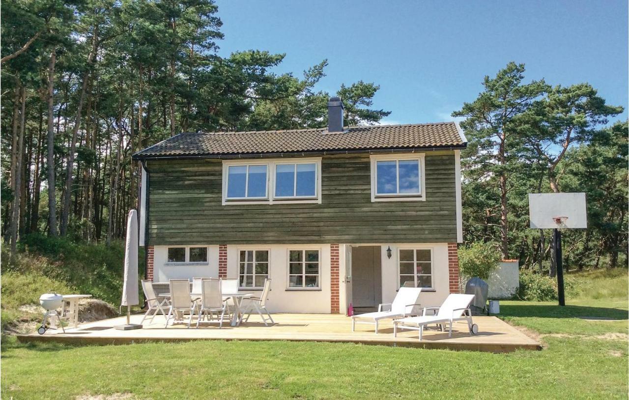 Gorgeous Home In Borrby With Wifi Eksteriør billede