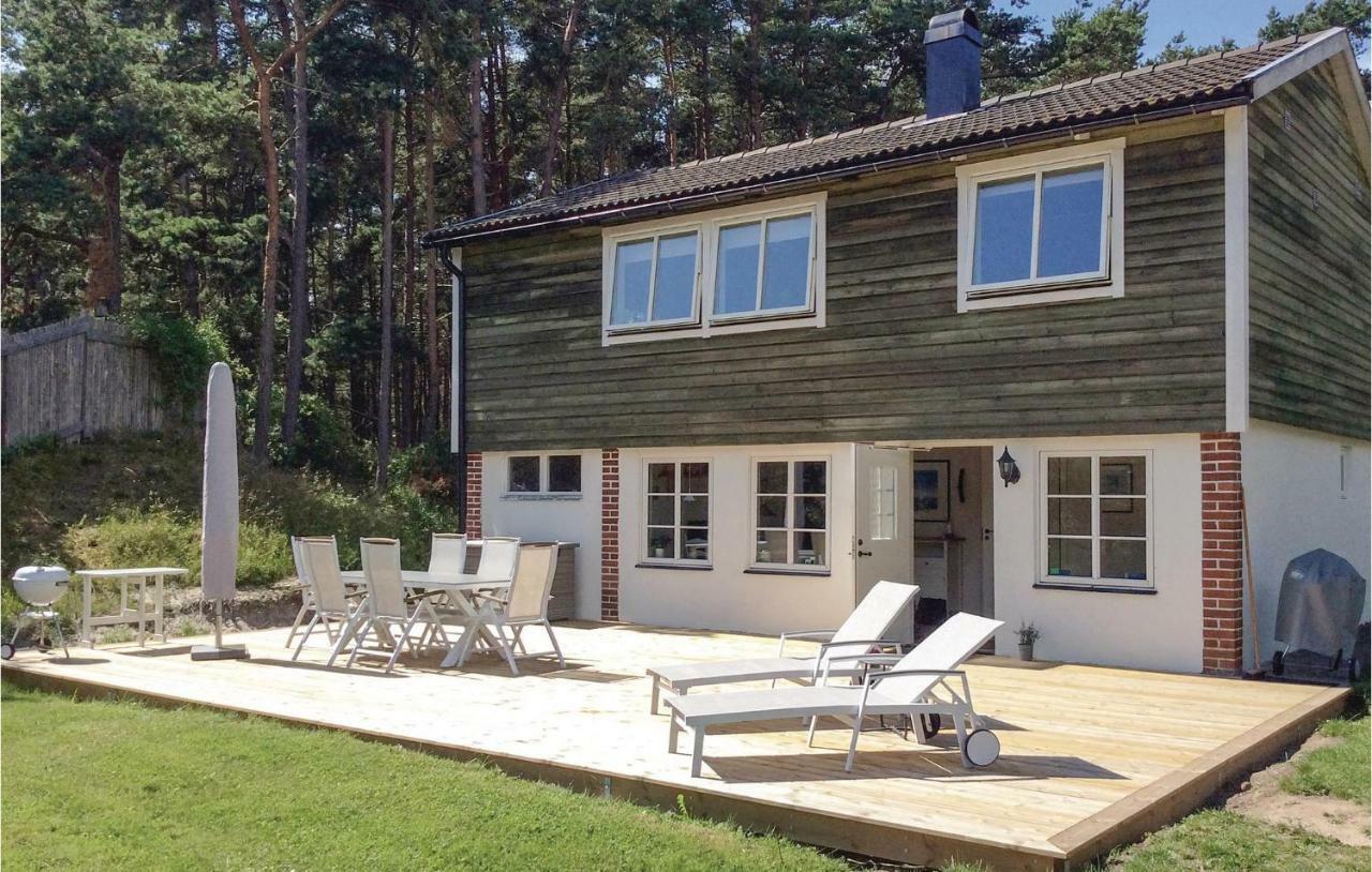 Gorgeous Home In Borrby With Wifi Eksteriør billede